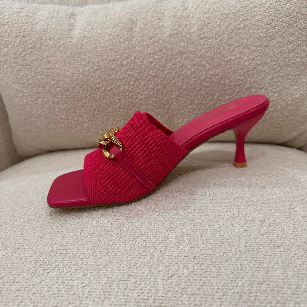 Fuchsia Mules with Gold Chain Accent